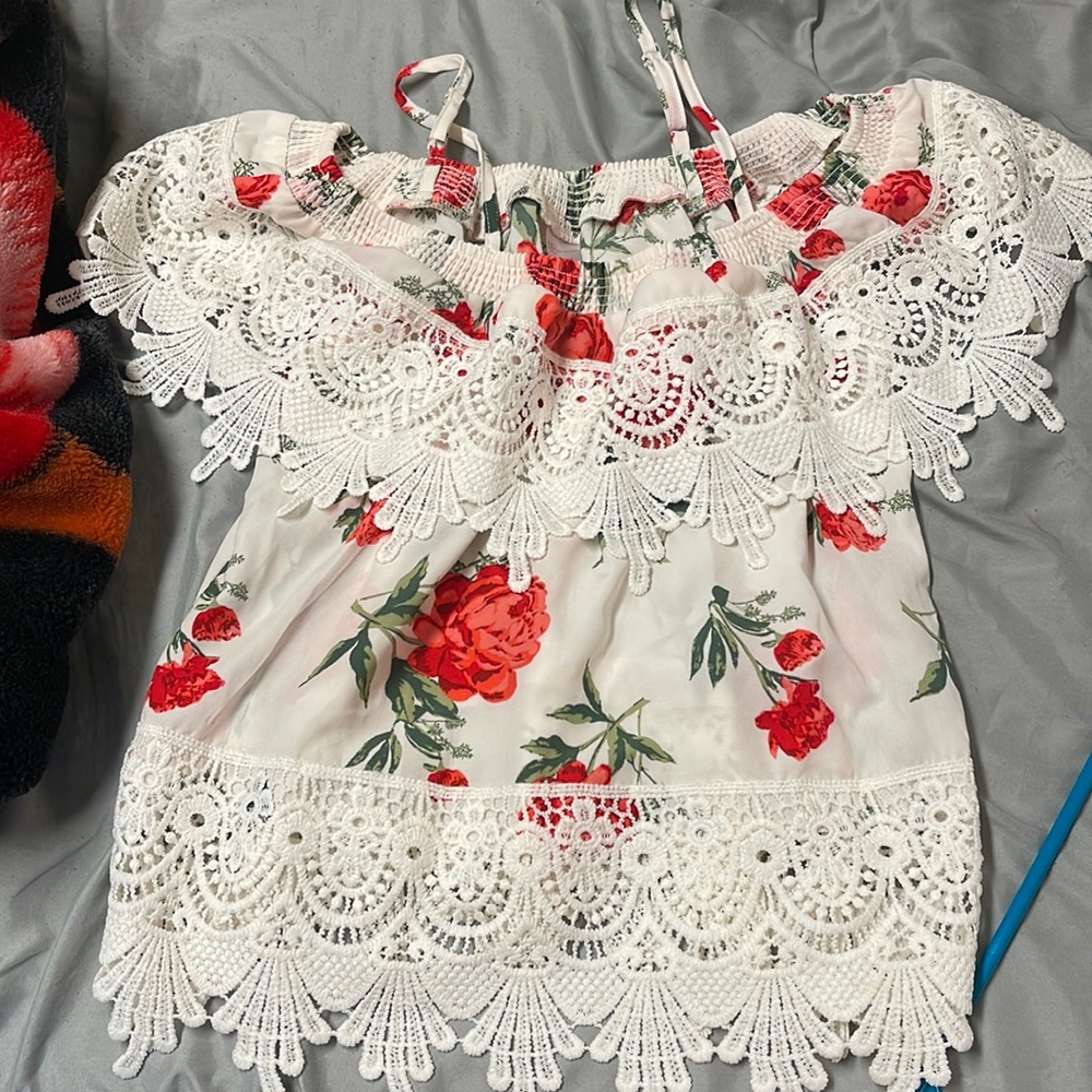 Floral print off the shoulder shirt